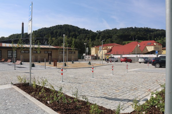 V proluce už se parkuje. Provoz je zatím zkušební