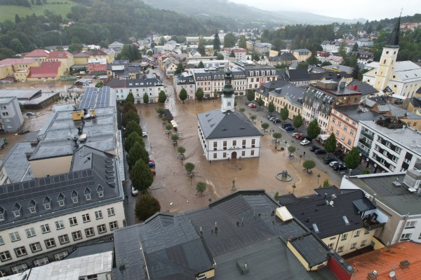 Zatopené náměstí (foto: Kostas Joanidis)